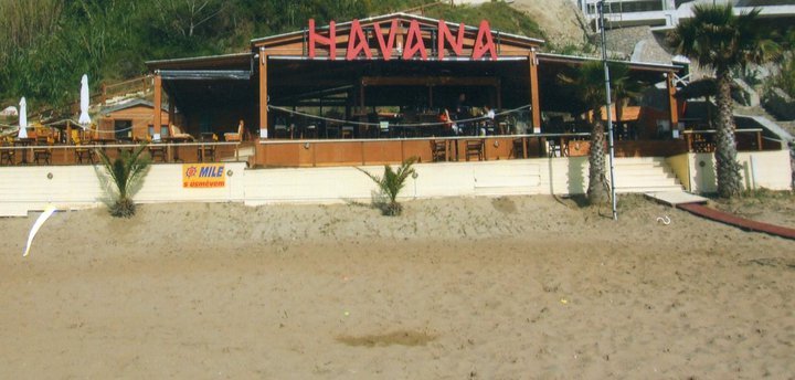 Havana beach bar